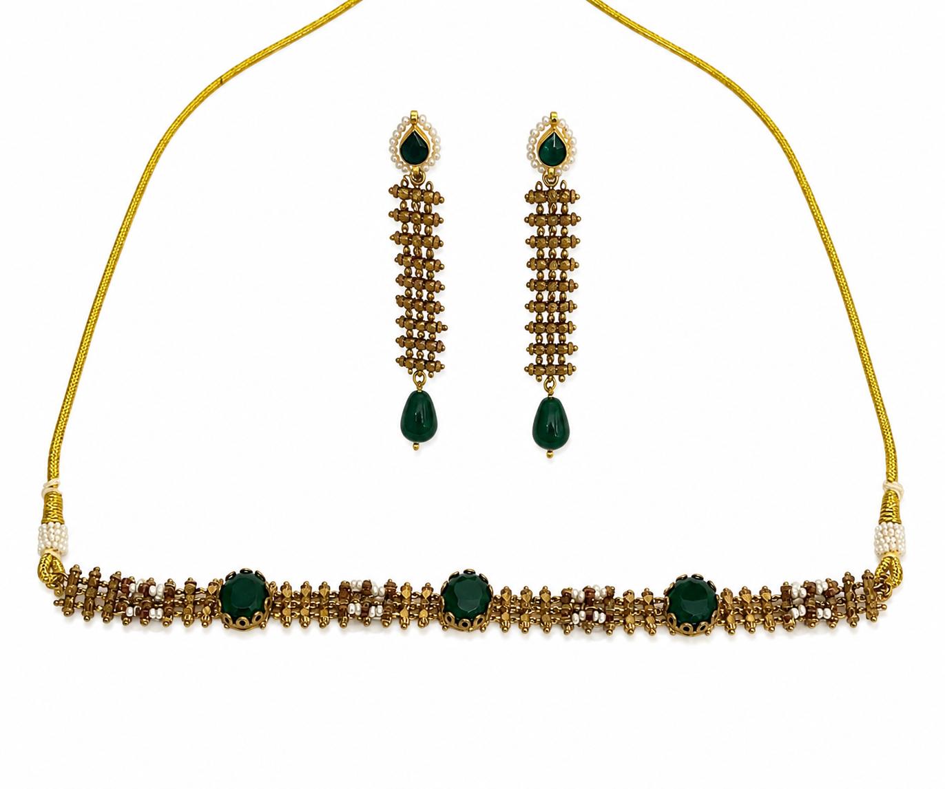 The Emerald Kundan Necklace & Earring Set